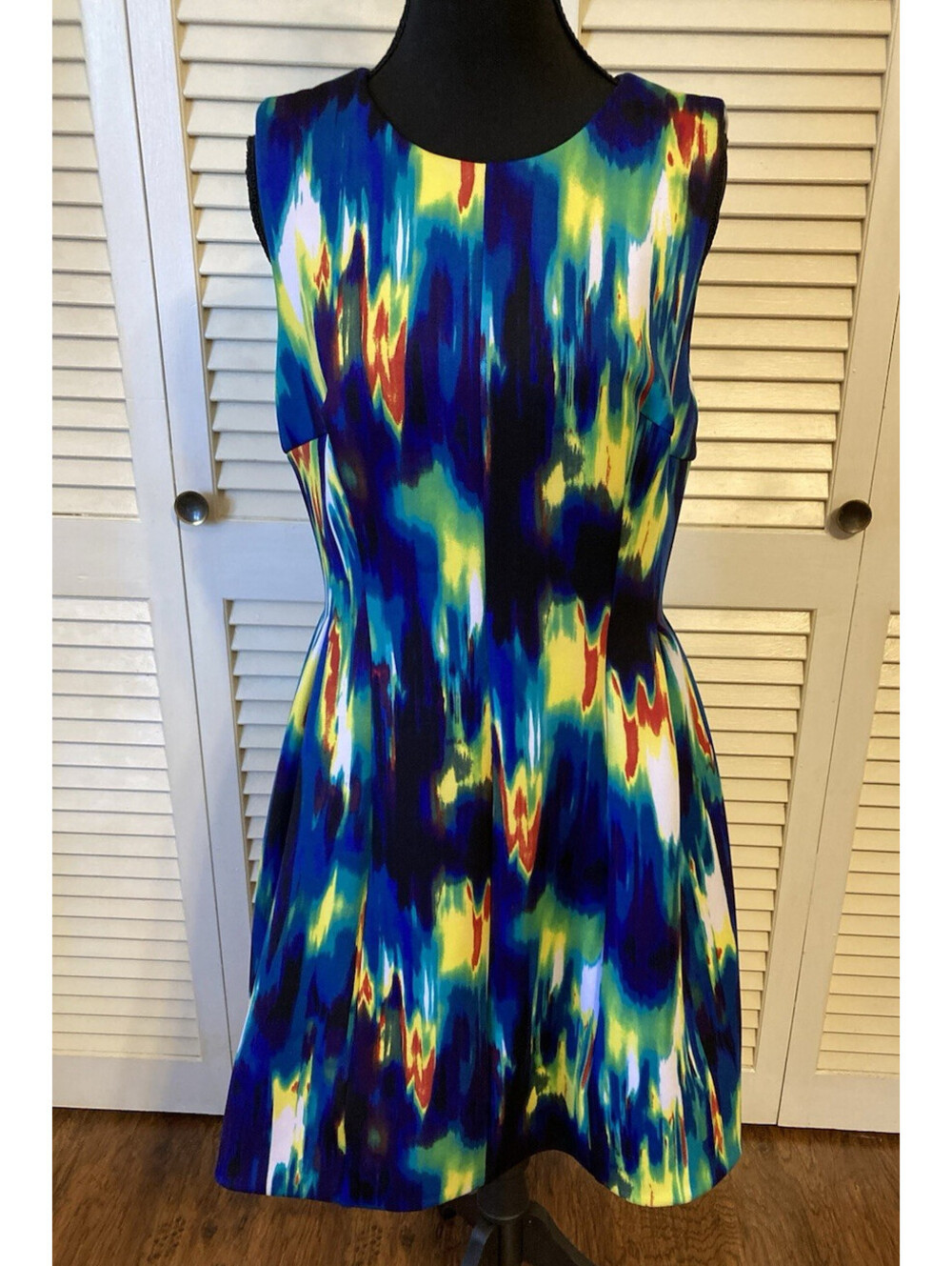 Calvin Klein Abstract Colorful Sleeveless Fit &Flare Back Zip Dress Size 8 Pleat